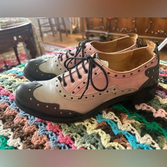 John Fluevog Pink and Black Brogue Flats - Picture 2 of 6